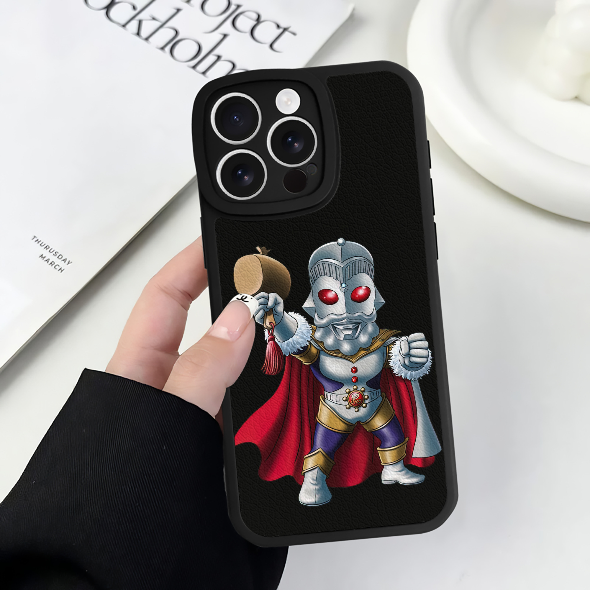 （画像用） ウルトラマン Ultraman 【iPhone 16シリーズ対応】シリコンスマホケース（レザー調） 材質：シリコン